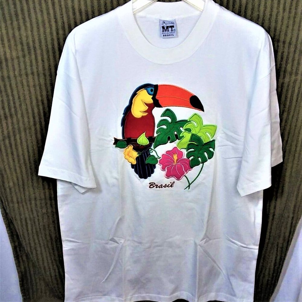 Toucan Tee-Shirt Size L/XL